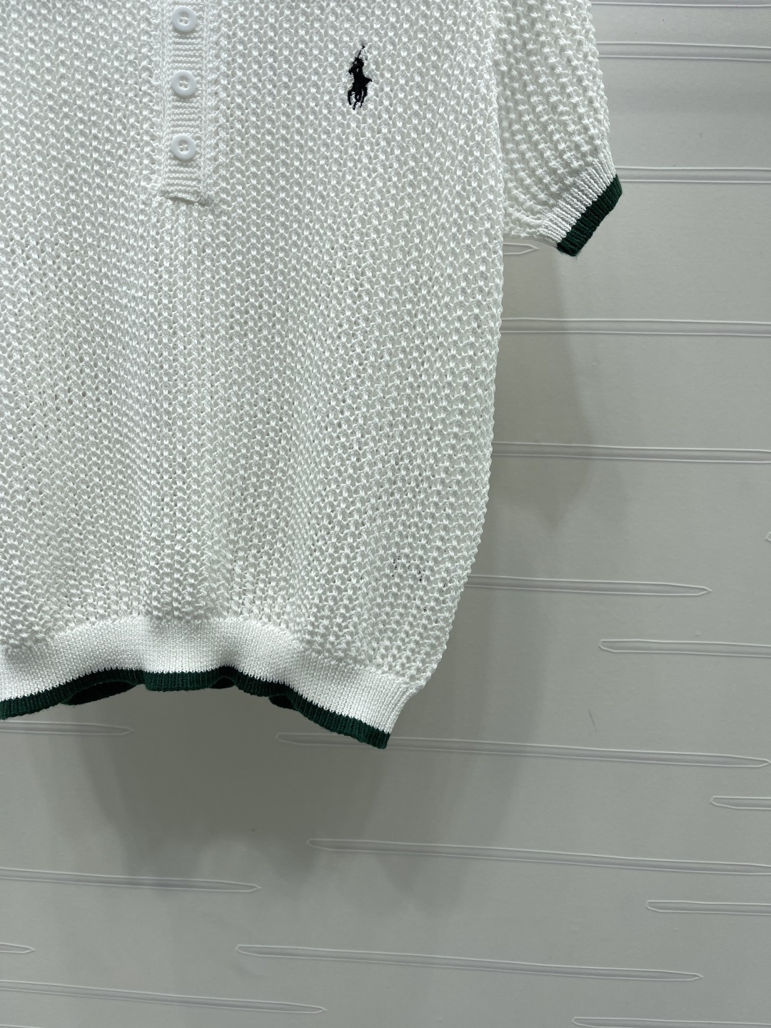 Women's short sleeves